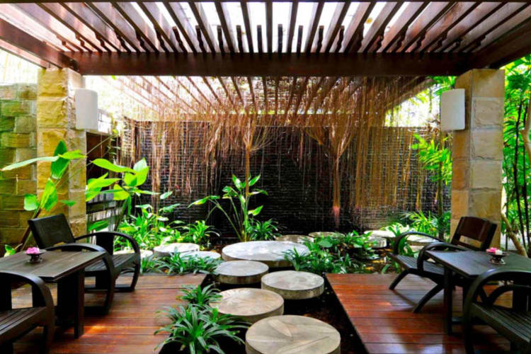Prana Spa entrance